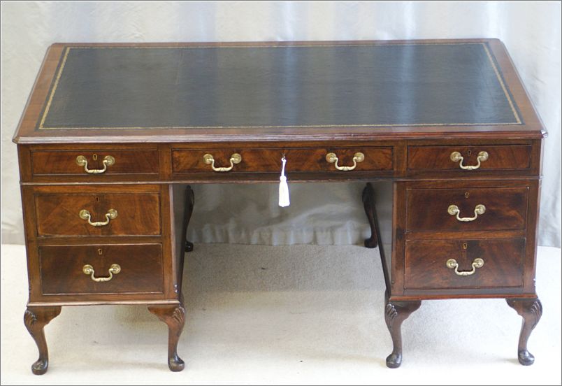 2051 Antique Mahogany Pedestal Desk Chippendale Style (2)